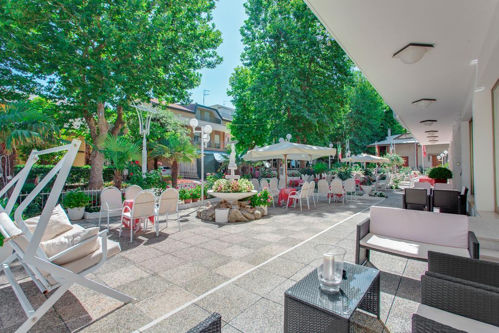 Hotel Garden Беллария-Иджеа-Марина Экстерьер фото